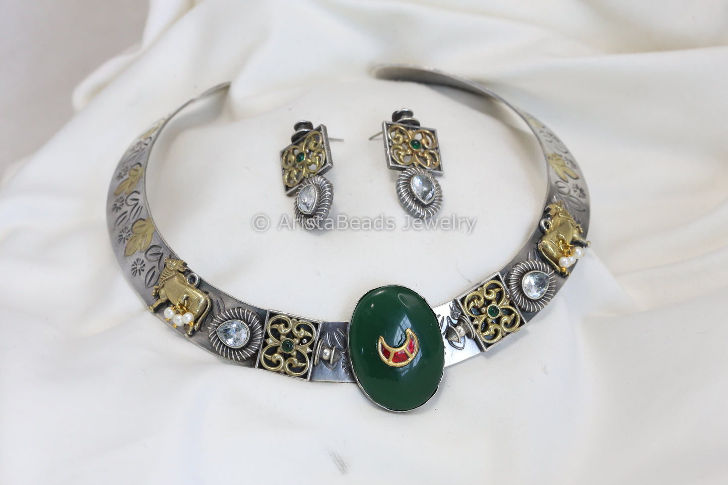 Noor Inlay Kundan Hasli Necklace - Green