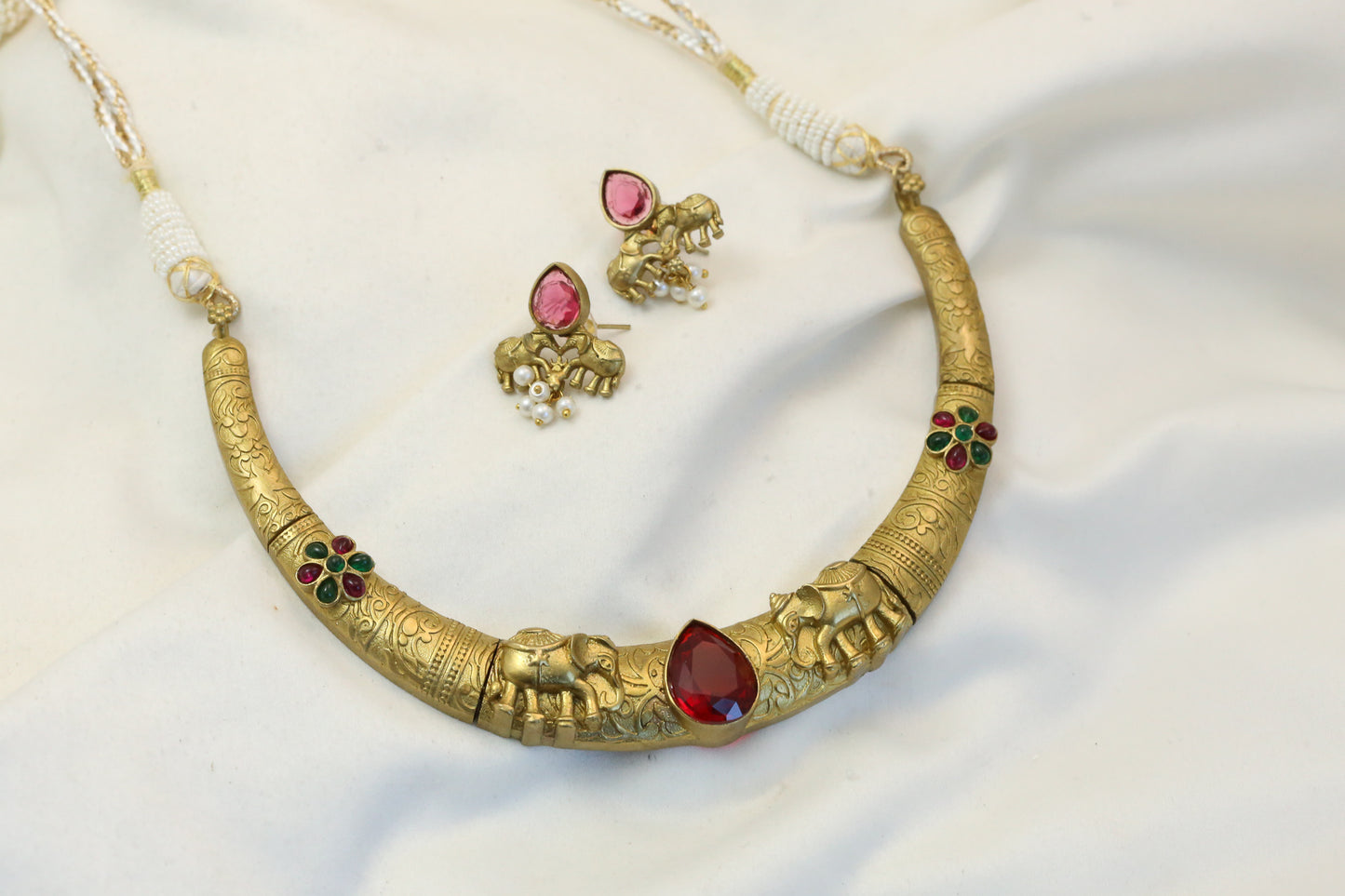 Antique Gold Tone Red Necklace Set  (T102-54)